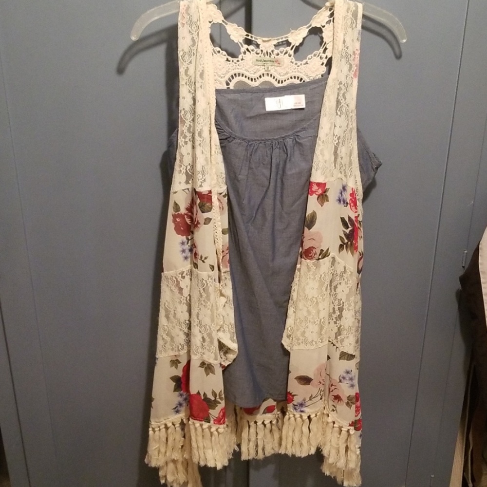 Floral lace vest